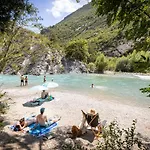 Huttopia Gorges Du Verdon אתר קמפינג קסטלאנטה