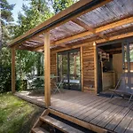 Huttopia Gorges Du Verdon אתר קמפינג 4*