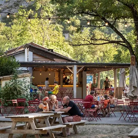 אתר קמפינג Huttopia Gorges Du Verdon קסטלאנטה